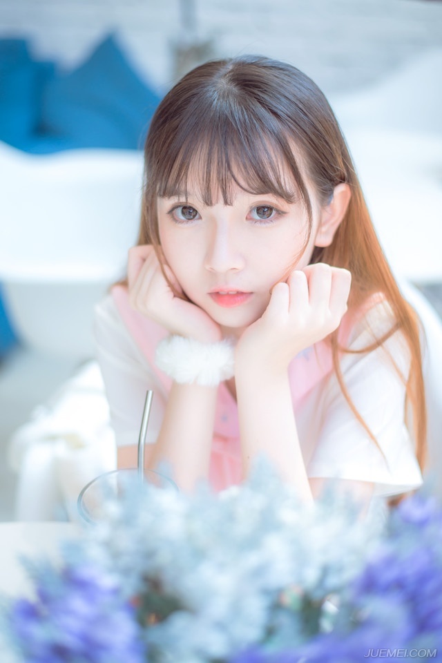 “都给我安静！”猛然，吕蒙突然大喝一声，气贯丹田，声音如同炸雷一般，仿佛将吕蒙全身的力气都给爆发出来一般，看着众人怒吼道。